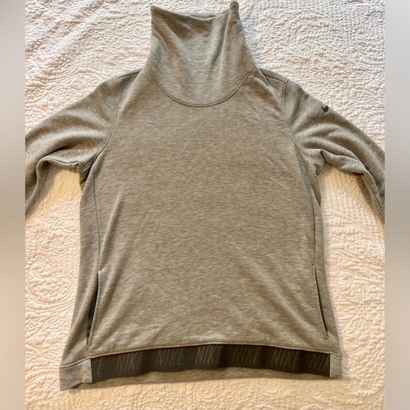 Nike Dri-Fit sweatshirt - Picture 2 of 3